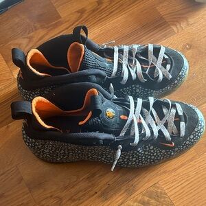 Nike Air Foamposite One
Safari